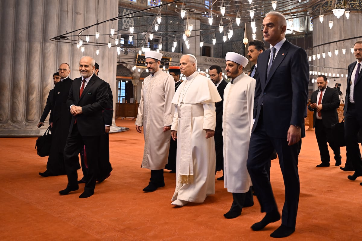 Pope Leo XIV visits Istanbul's Blue Mosque but declines invitation to pray
