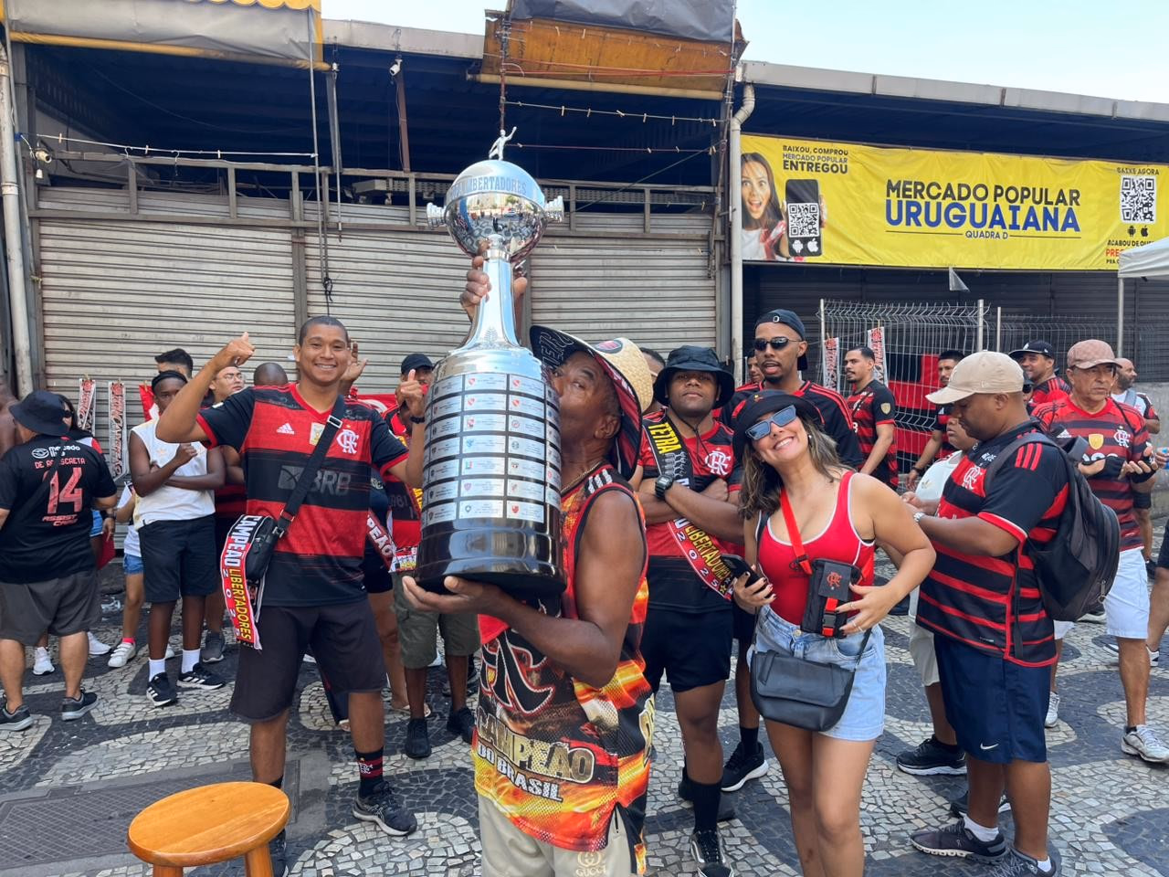 Flamengo celebrations in Rio and Lima marked by massive crowds and reports of theft