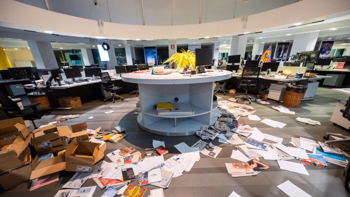 Pro-Palestinian activists attack La Stampa headquarters in Turin, leaving damage and threats