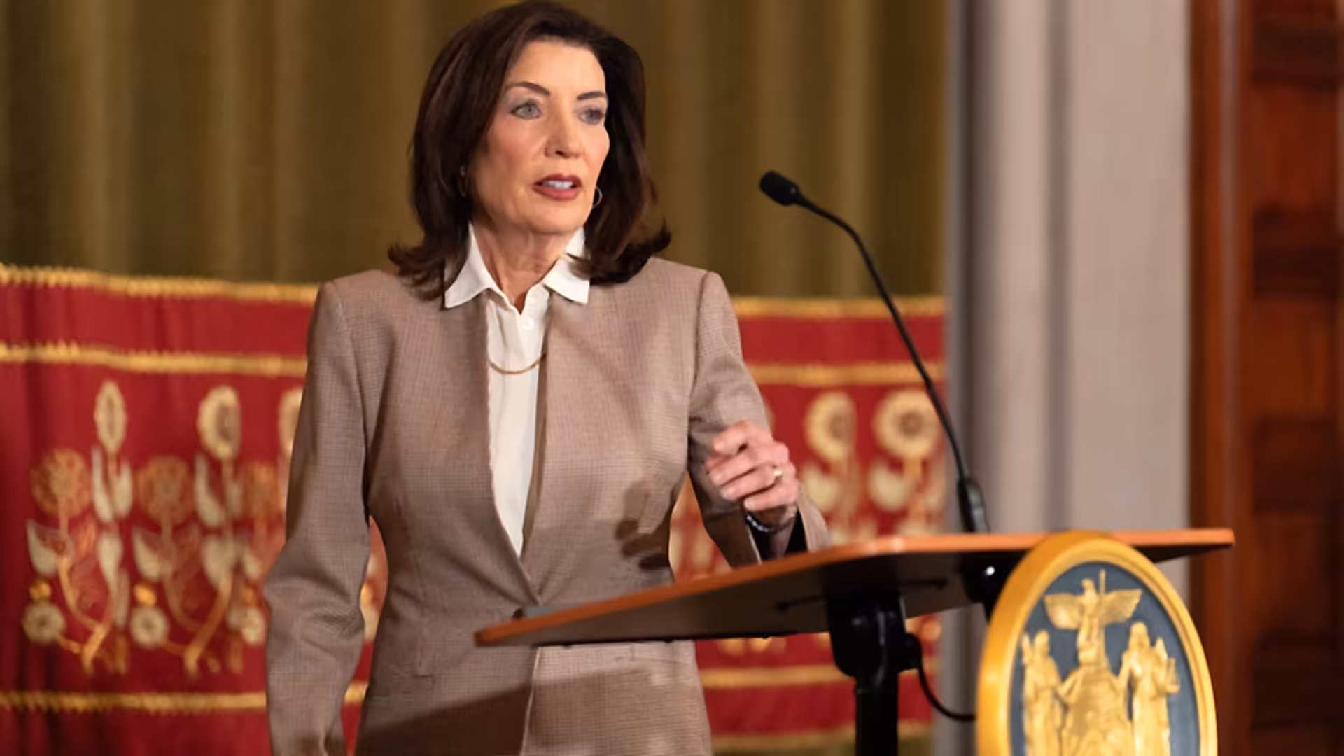 NY lawmakers press Hochul to fund Essential Plan for 450,000 residents