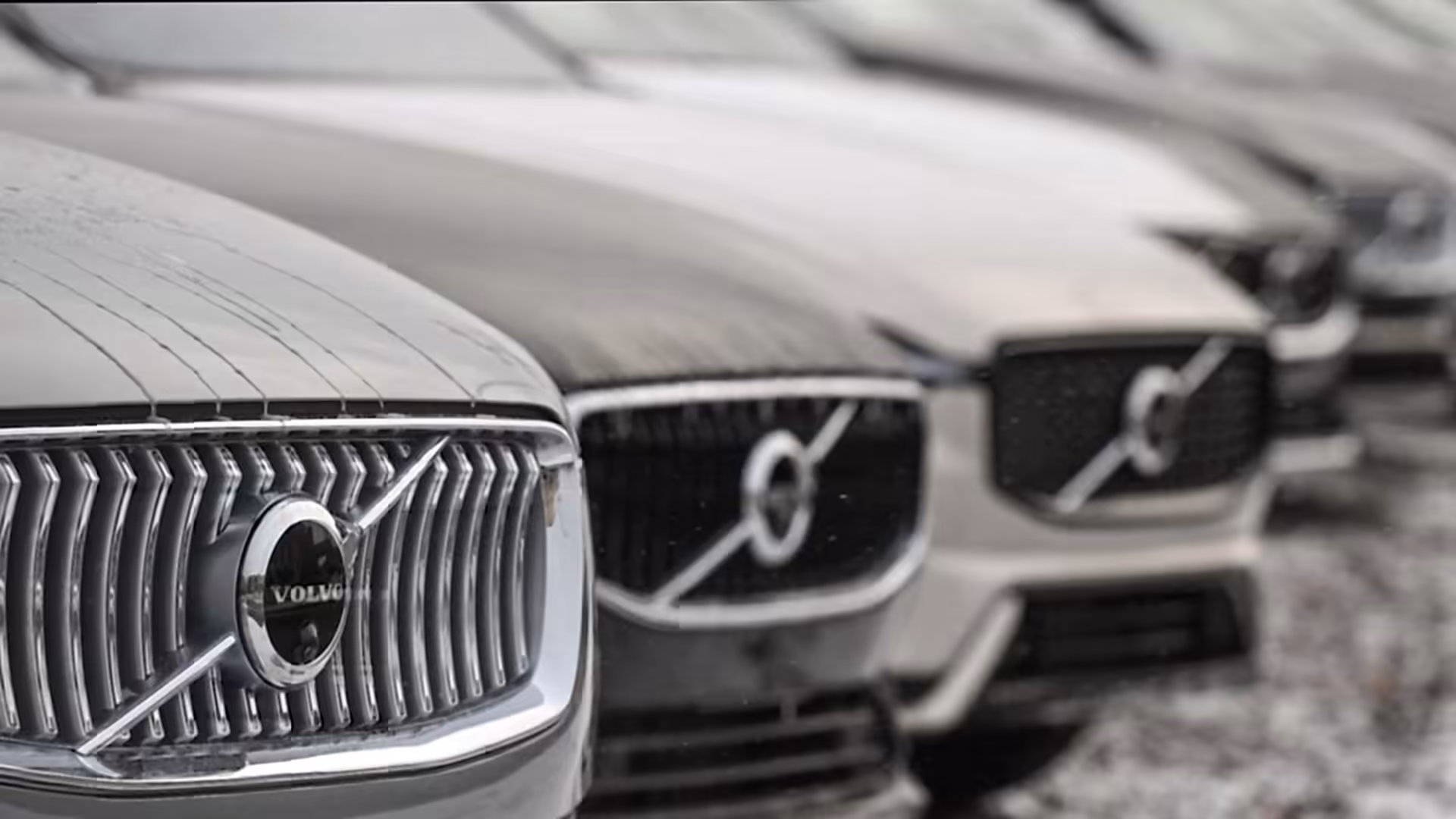 Global automakers report sharp profit declines amid tariffs and weak demand