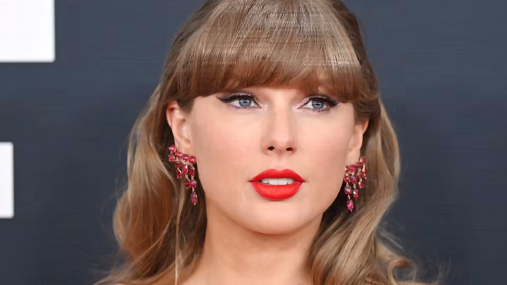 Taylor Swift seeks to block bedding company's 'Swift Home' trademark
