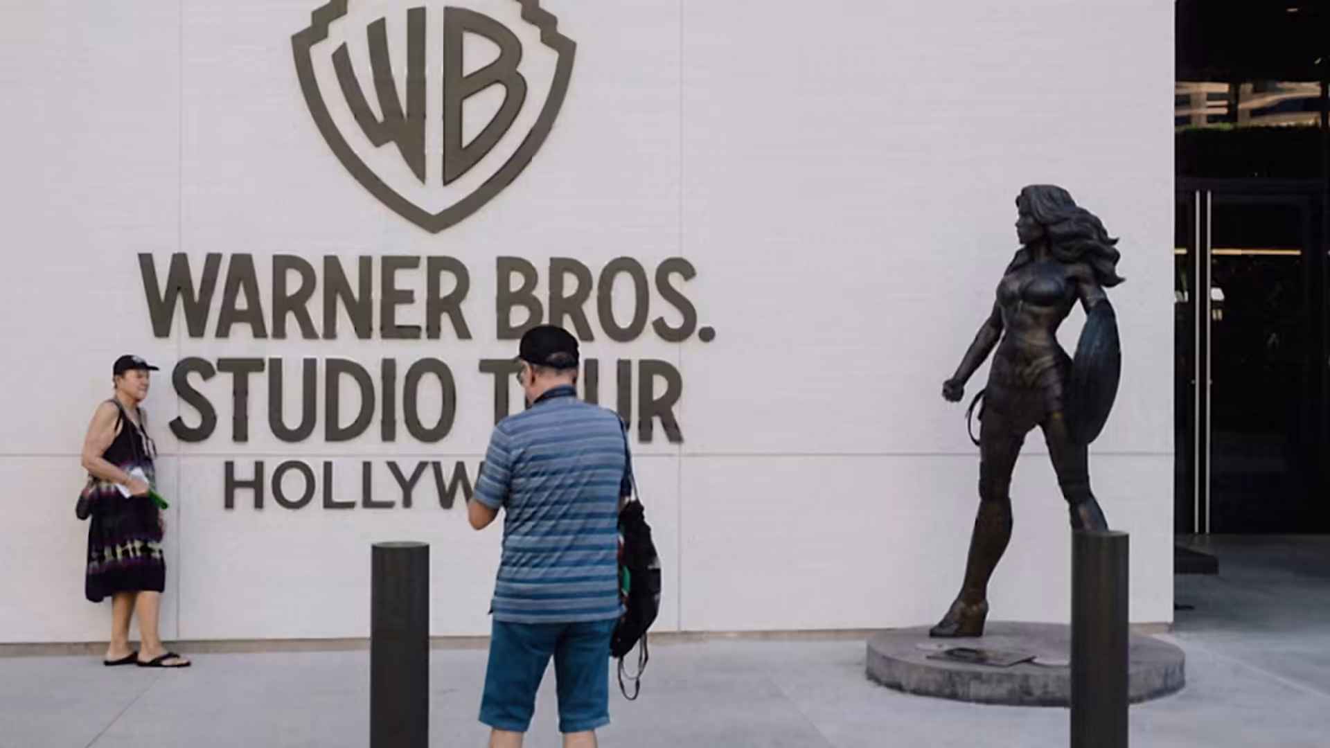 Paramount wins Warner Bros. Discovery for $111 billion; Netflix withdraws from bidding war
