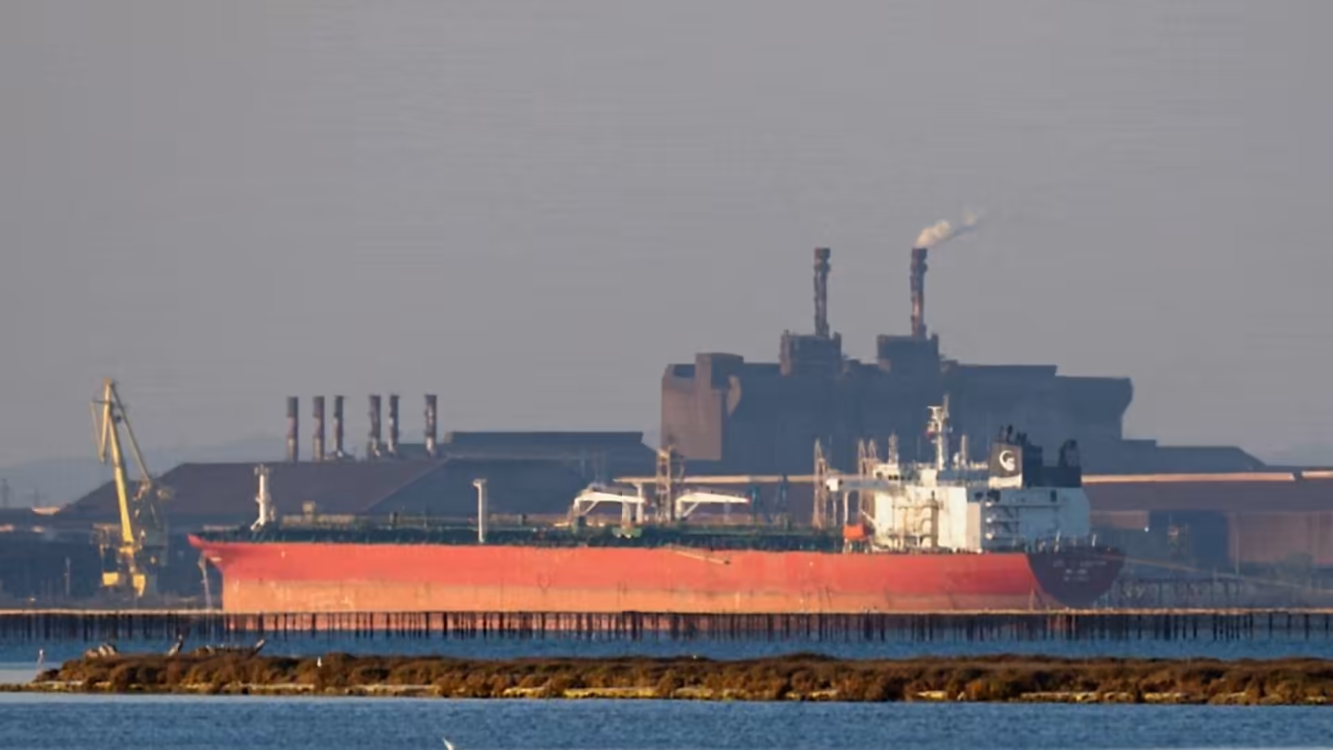 US temporarily pauses sanctions on Iranian oil at sea