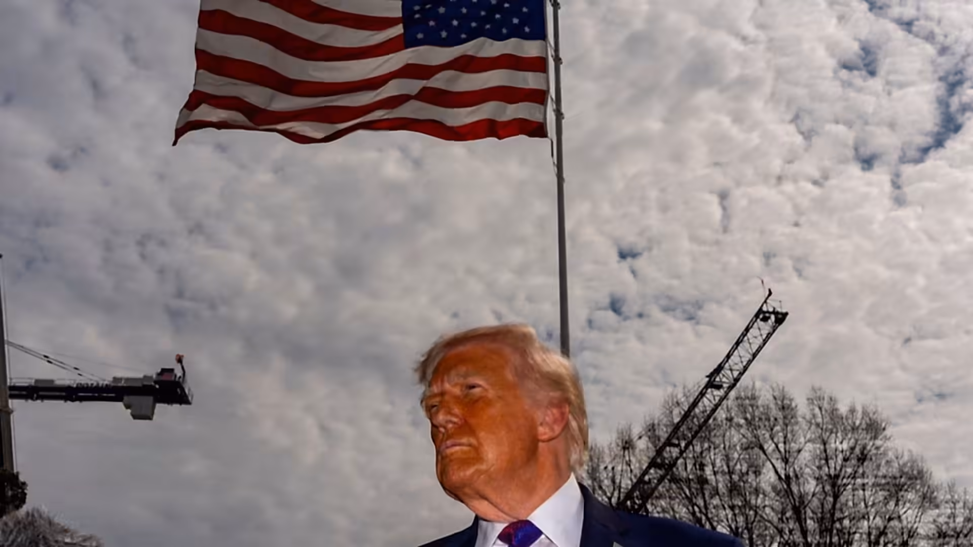 Trump installs Columbus statue at White House