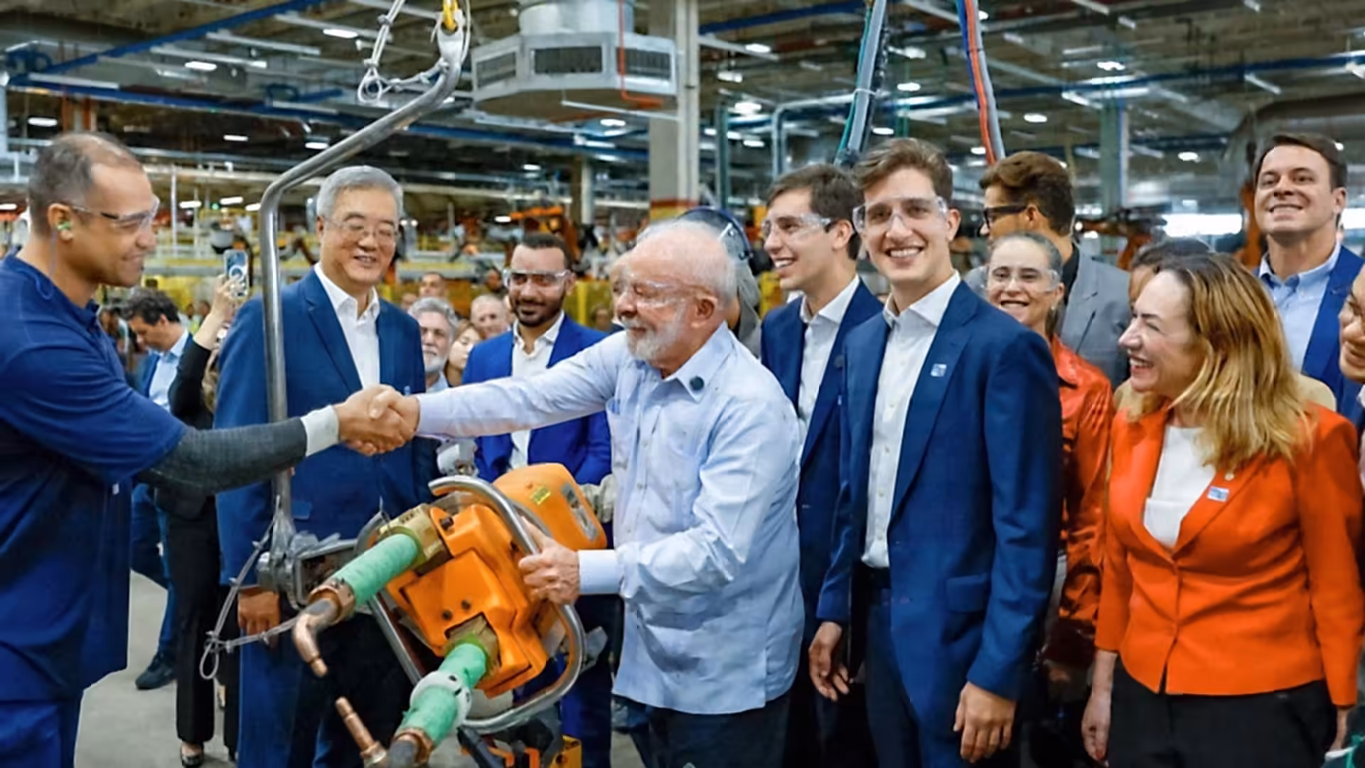 Lula says Brazilians spend heavily on dogs, contrasts with China