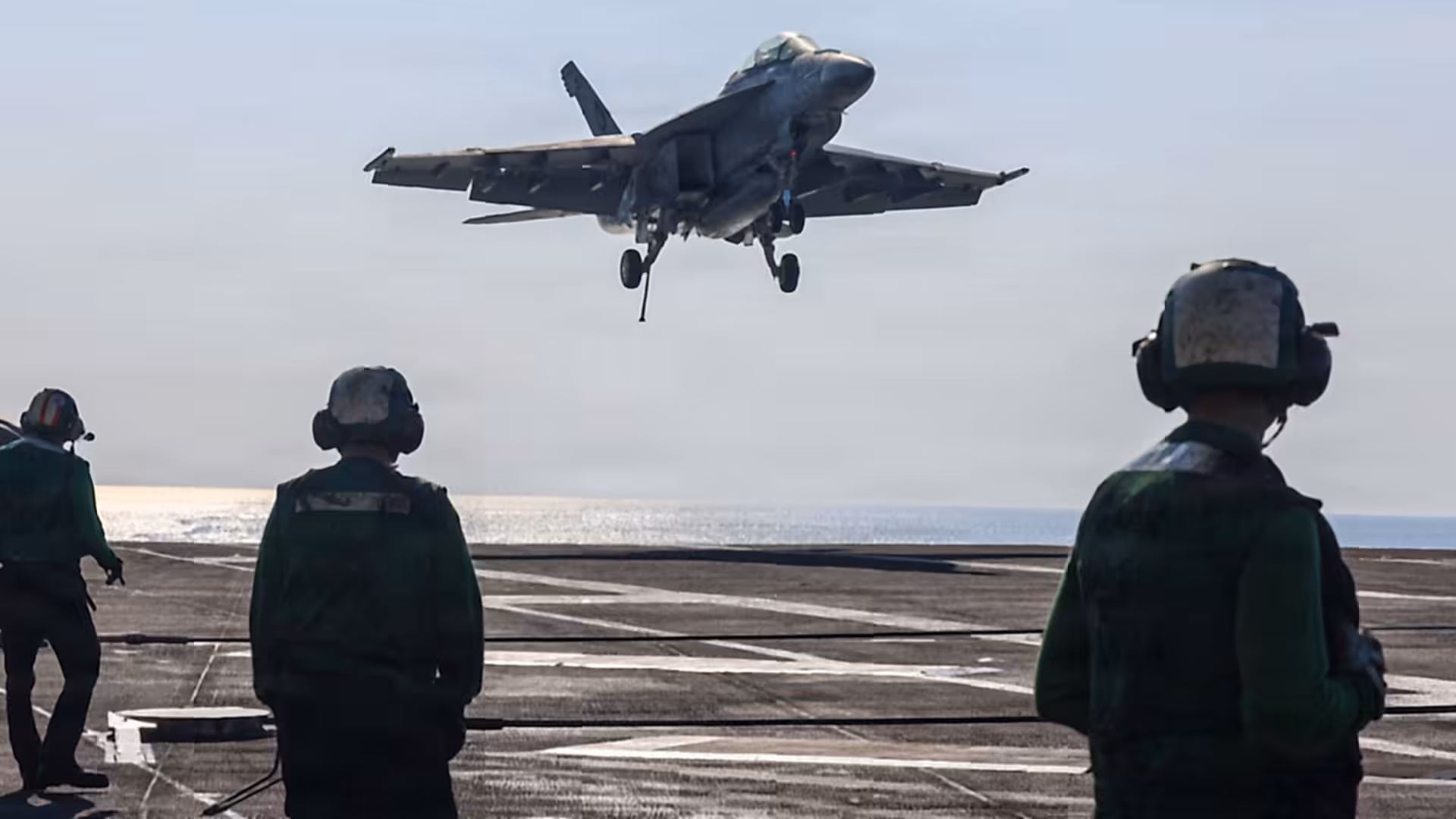 Pentagon evaluates sending 10,000 more troops to Middle East