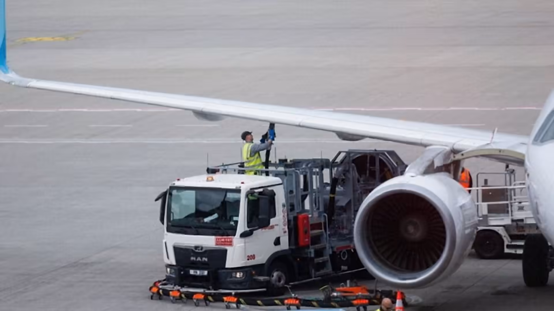 Italy imposes fuel rationing at four major airports amid Middle East tensions