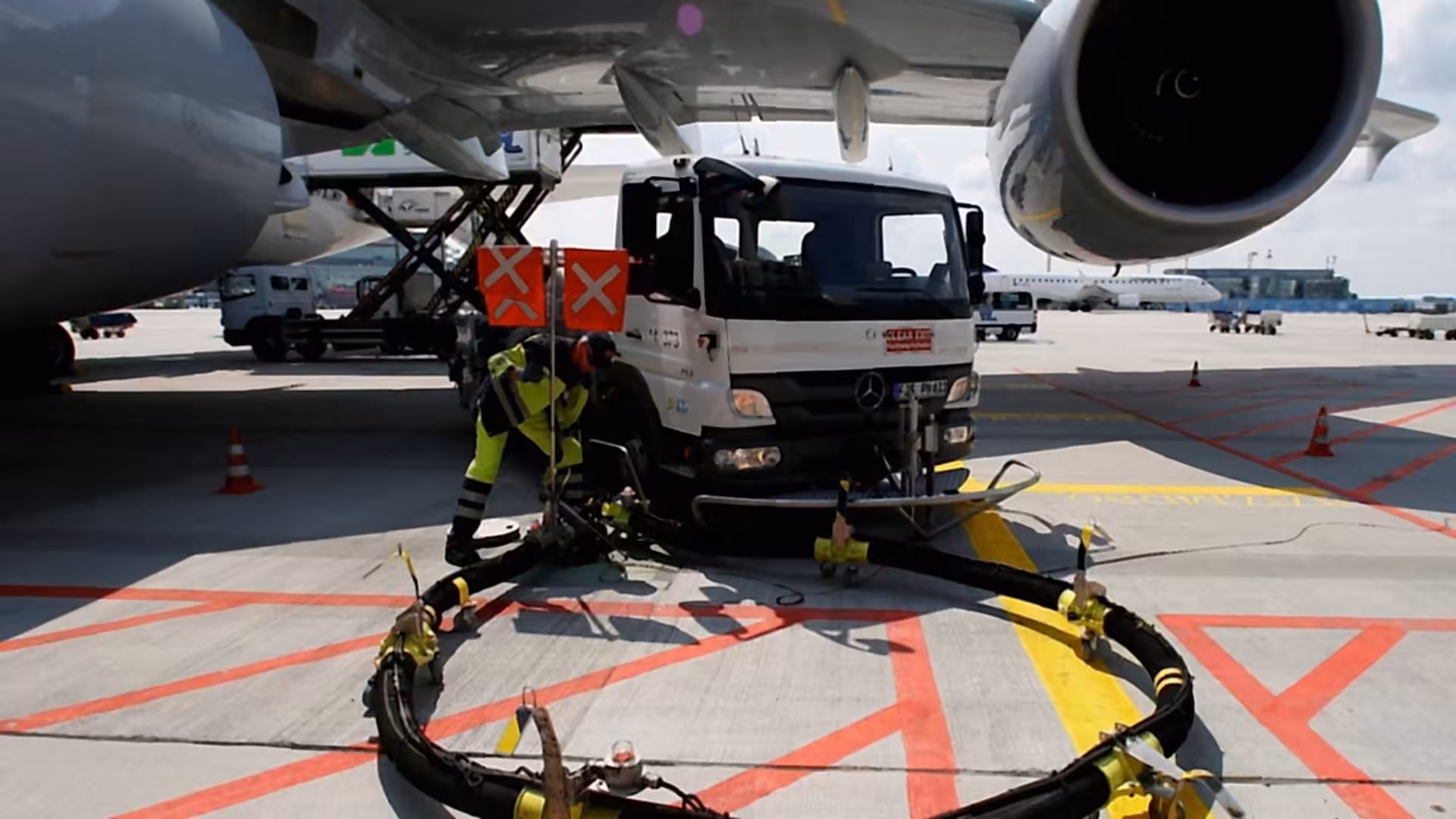 Europe faces jet fuel shortage within six weeks due to Iran war