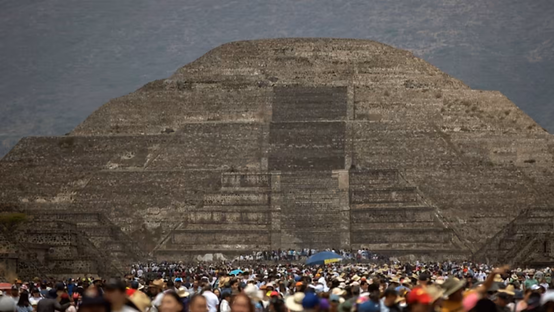 Gunman kills Canadian woman, injures six at Teotihuacán pyramids