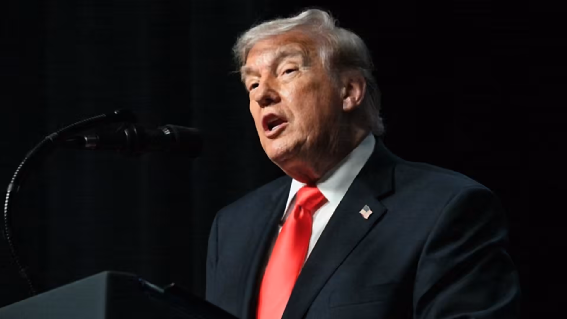 Trump announces new Cuba sanctions, threatens military action