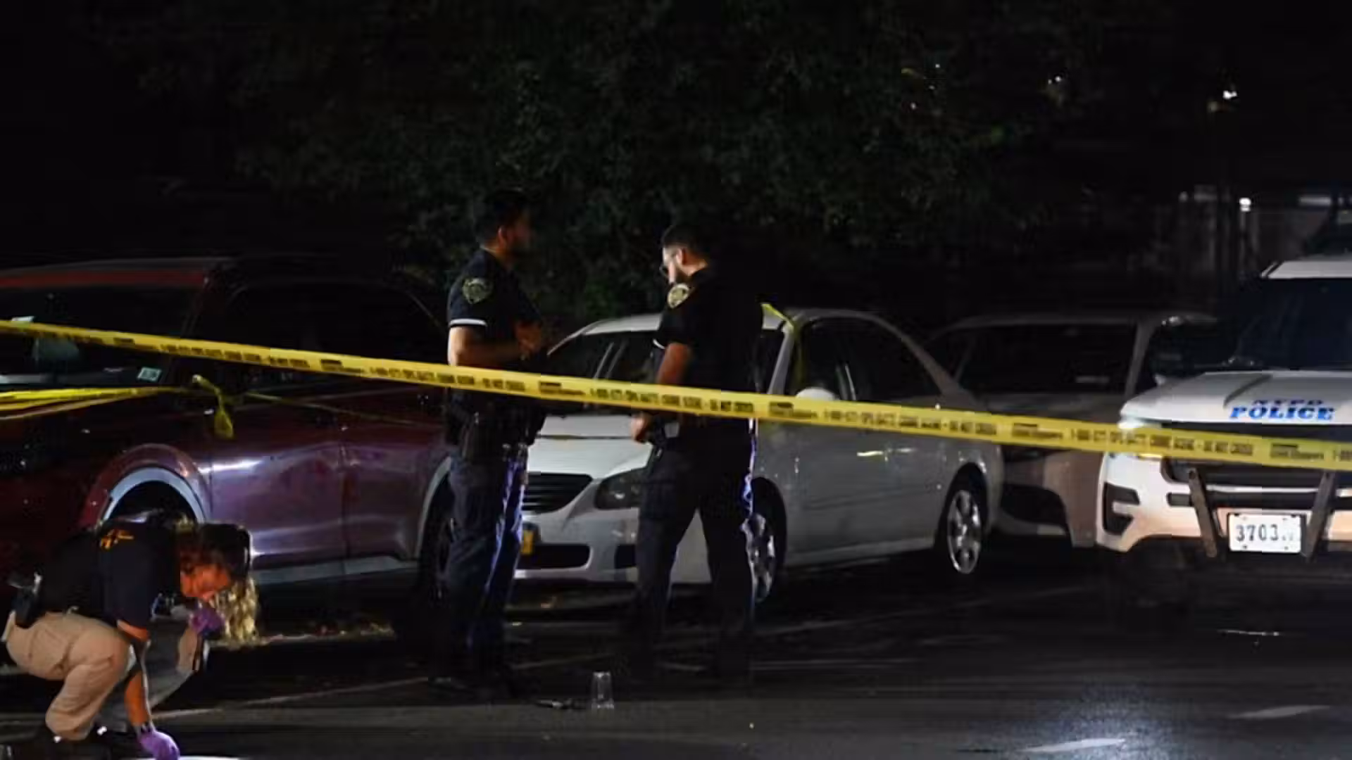 Man shot multiple times in brawl outside Queens restaurant