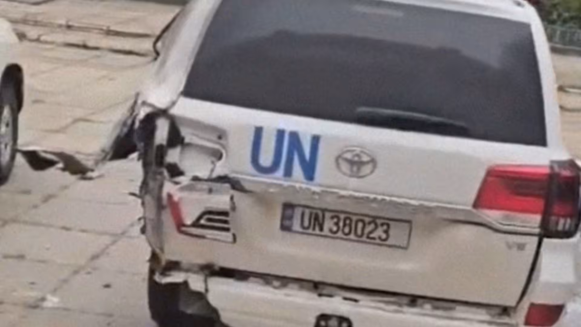 Russian drone strikes hit UN aid convoy in Kherson