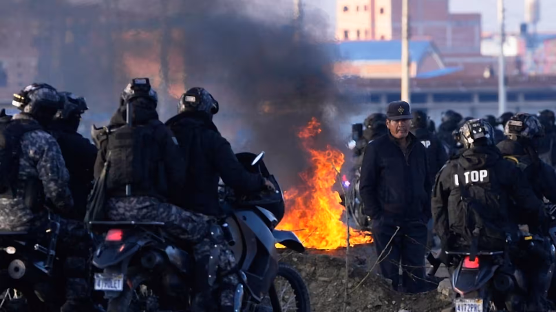 Bolivia's president cuts salary by 50 percent amid political crisis
