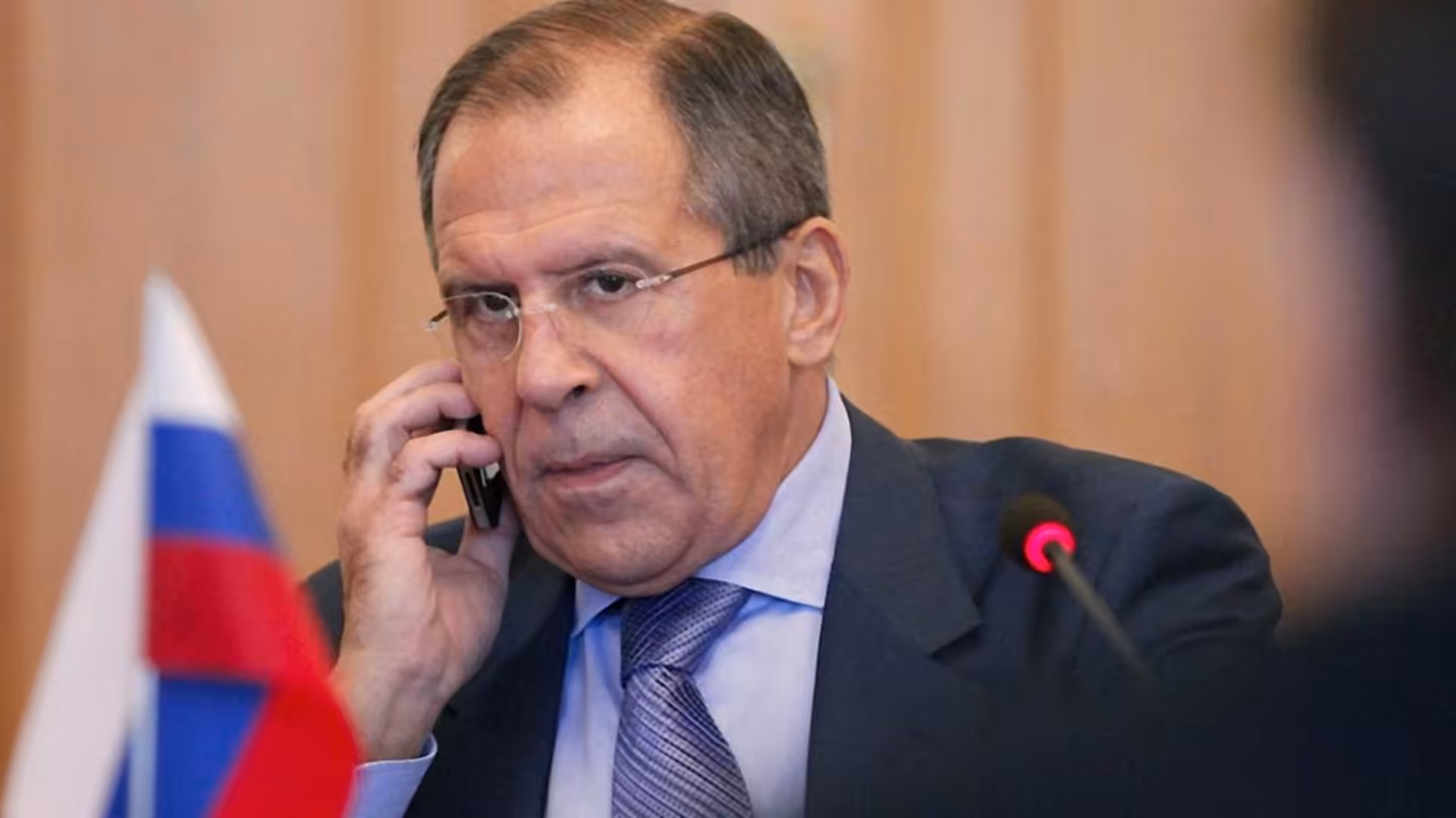 Russia warns U.S. to evacuate Kyiv as strikes intensify