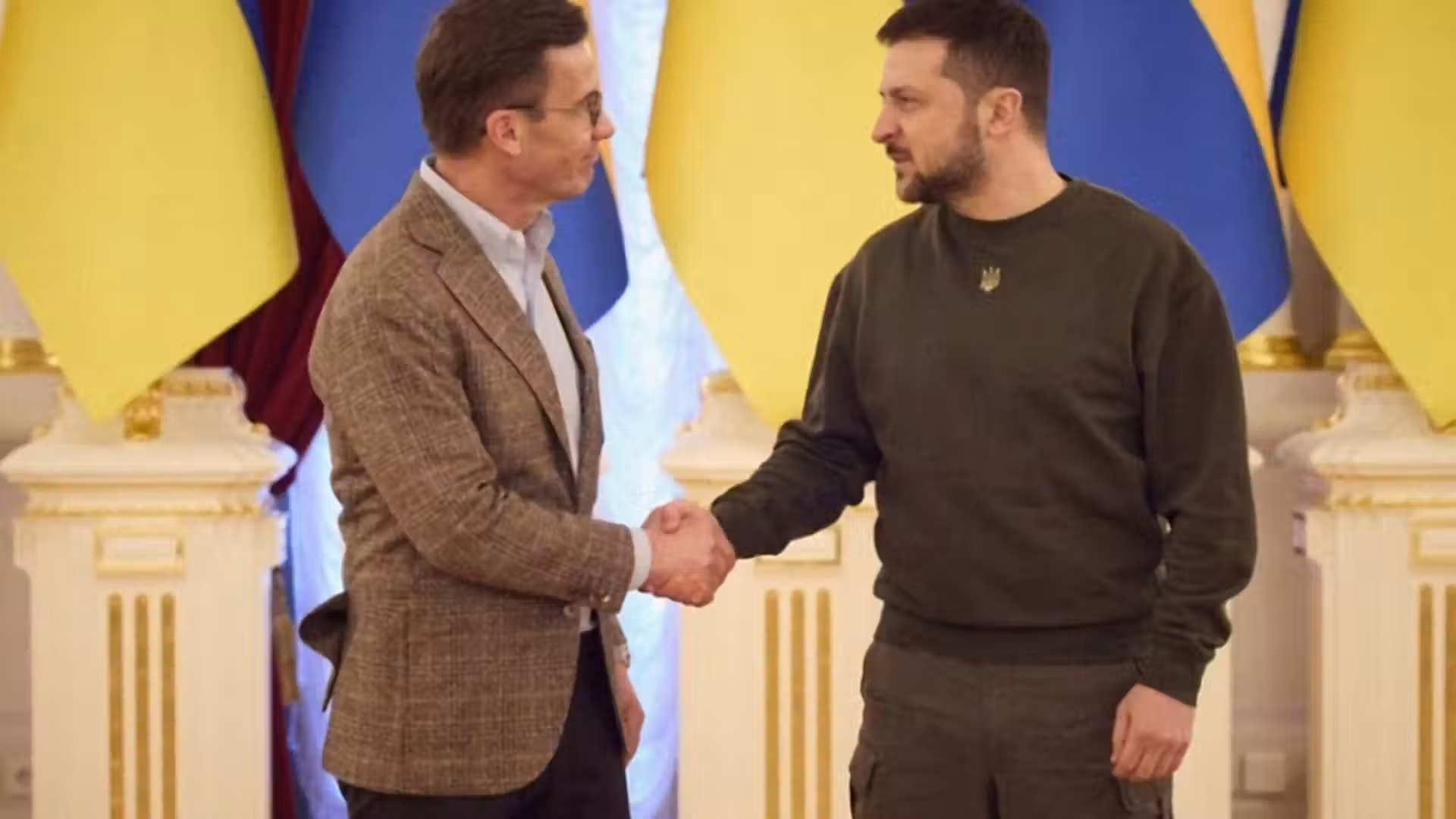 Zelensky in Sweden to finalize Gripen fighter jet purchase deal