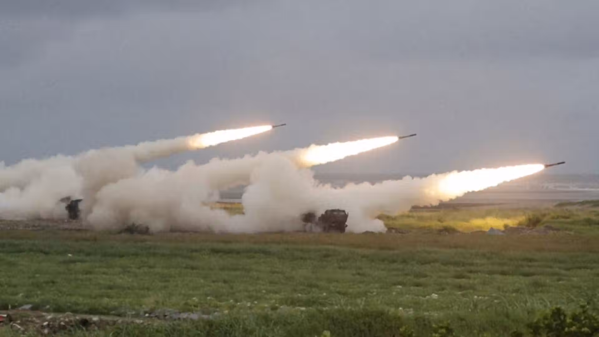 Taiwan fires HIMARS rockets in Taiwan Strait live-fire drill