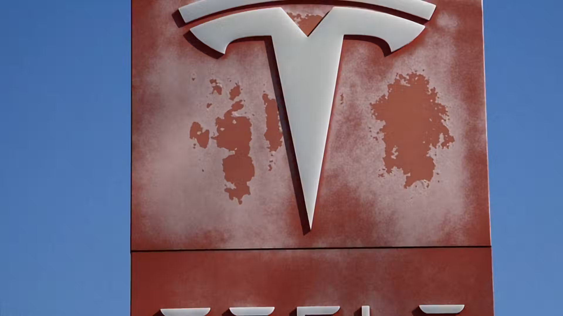Family sues Tesla over Autopilot crash that killed Texas woman