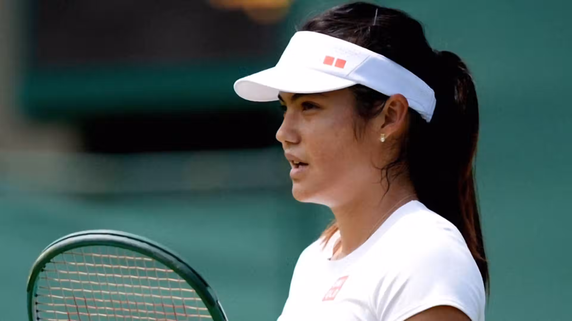 Emma Raducanu withdraws from Wimbledon with stress fracture