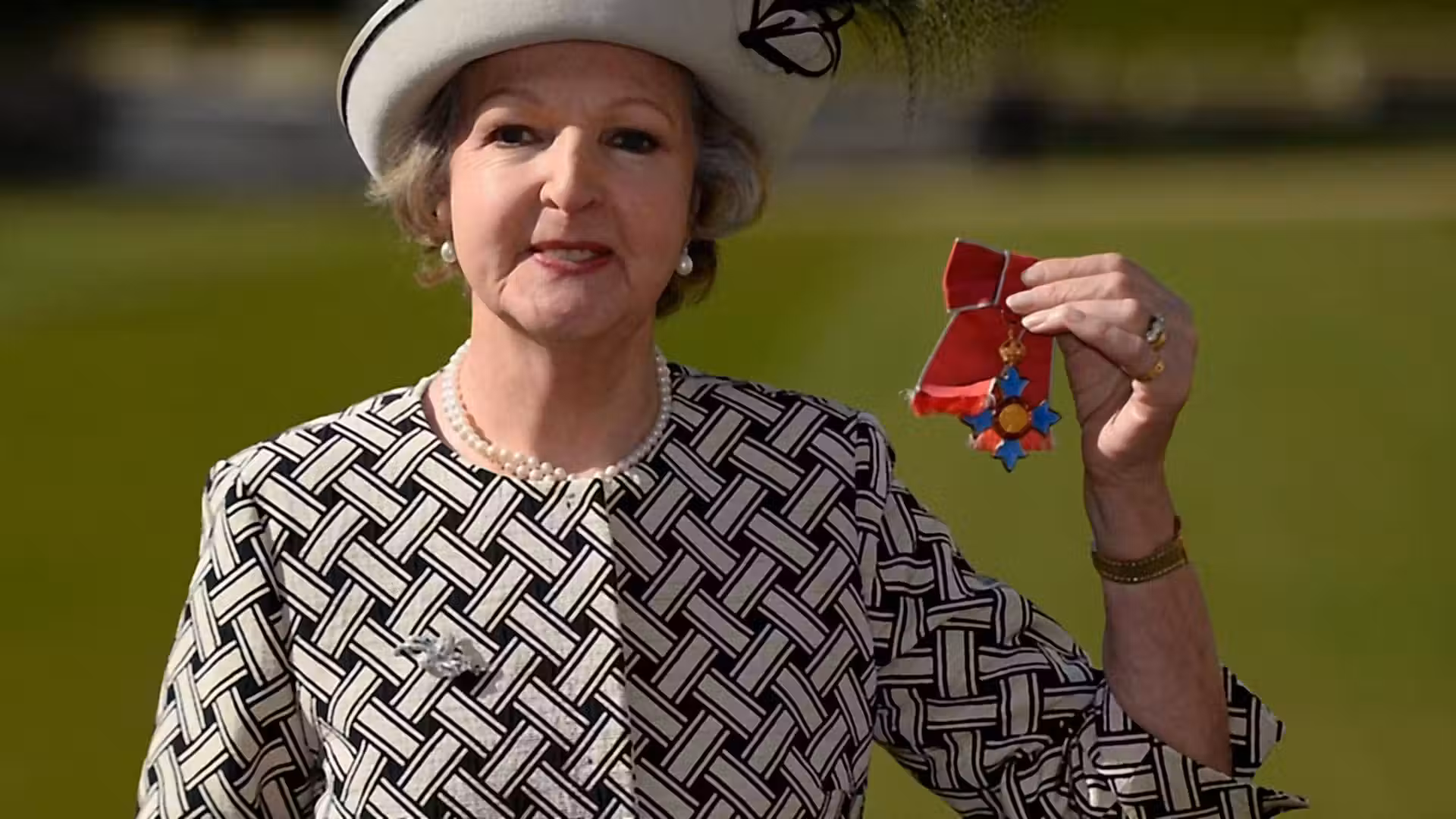 Dame Penelope Keith, star of The Good Life, dies aged 86