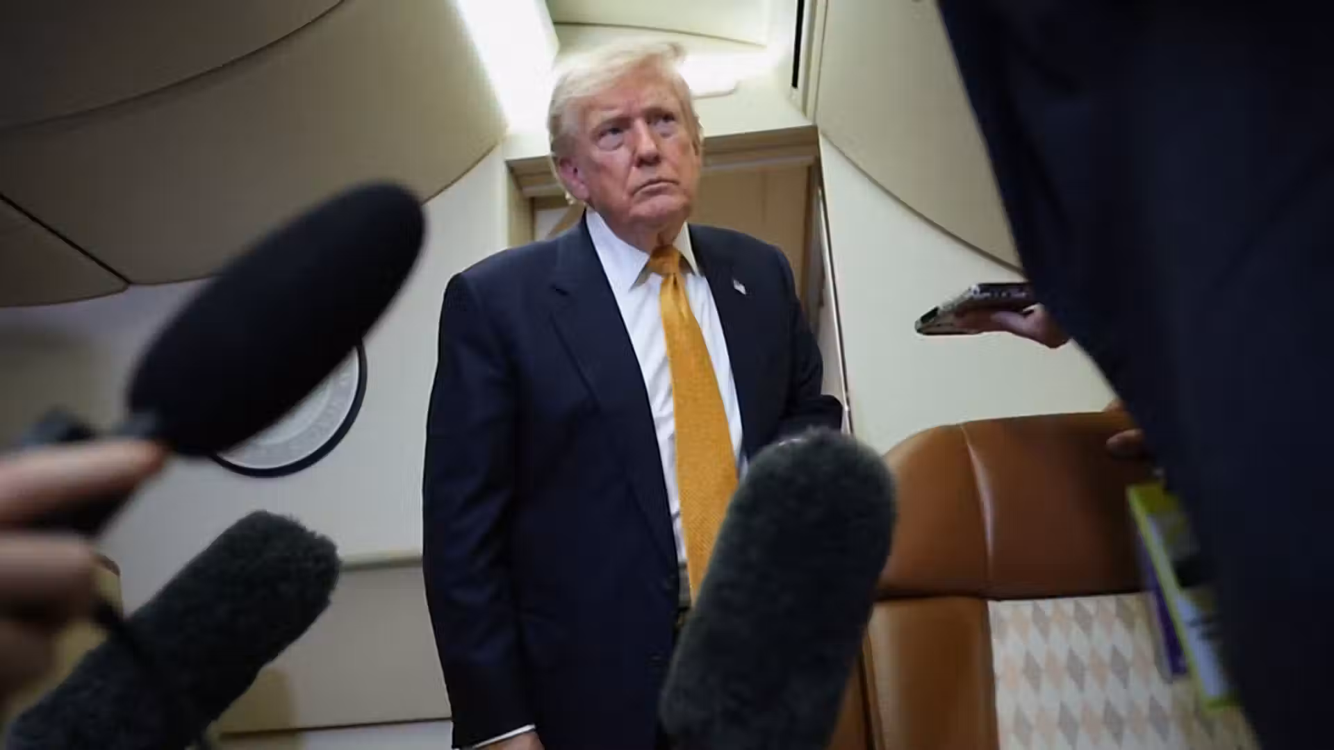 Trump ousts all Election Assistance Commission members before midterms