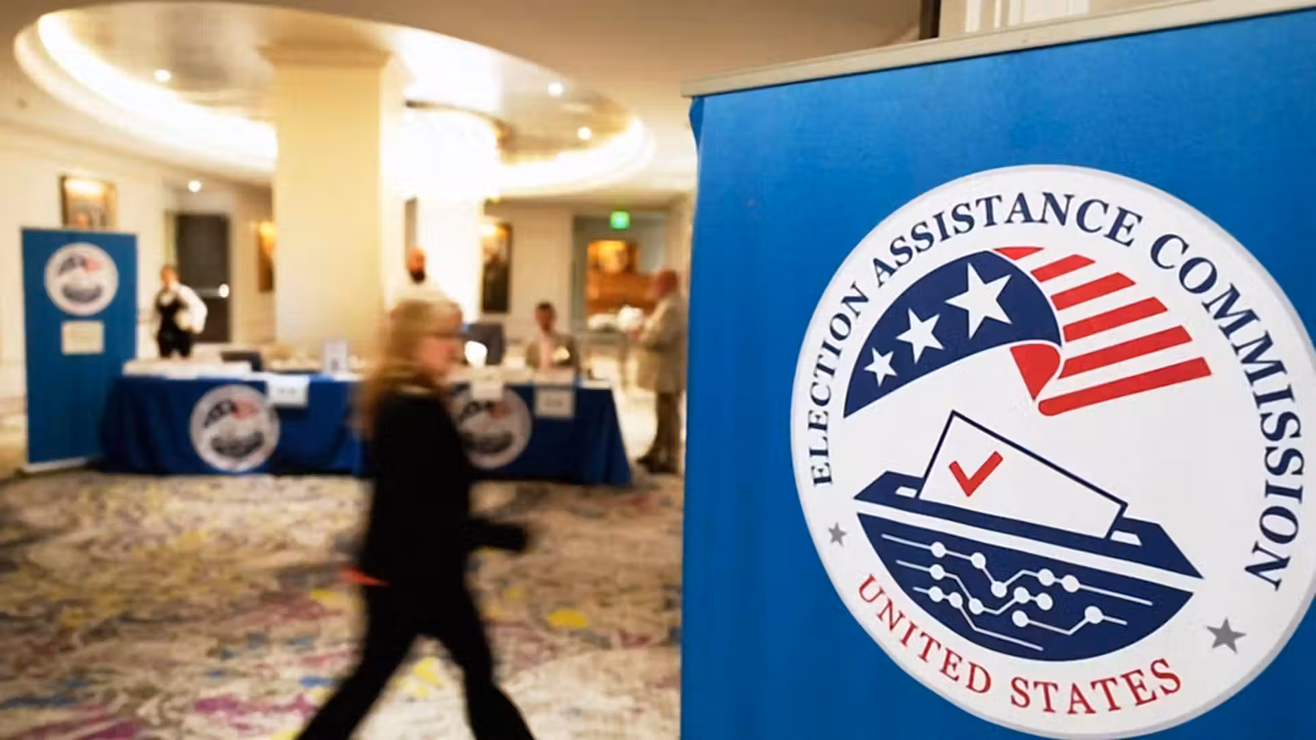 Trump ousts all Election Assistance Commission members before midterms