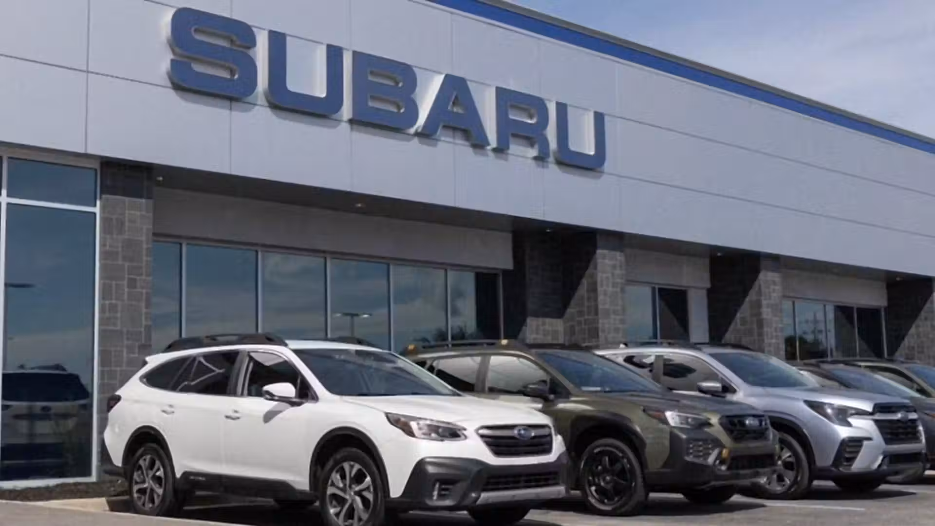 Subaru recalls 541,000 vehicles over misprinted weight labels