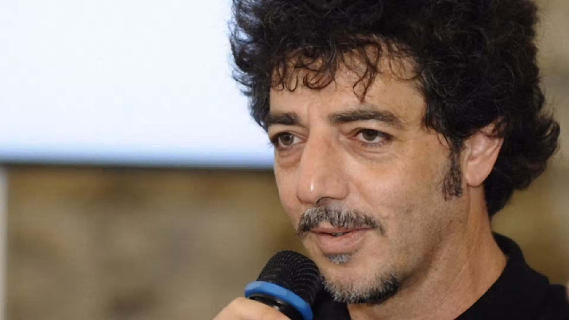 Italian singer Max Gazzè debuts in Buenos Aires with Musicae Loci project
