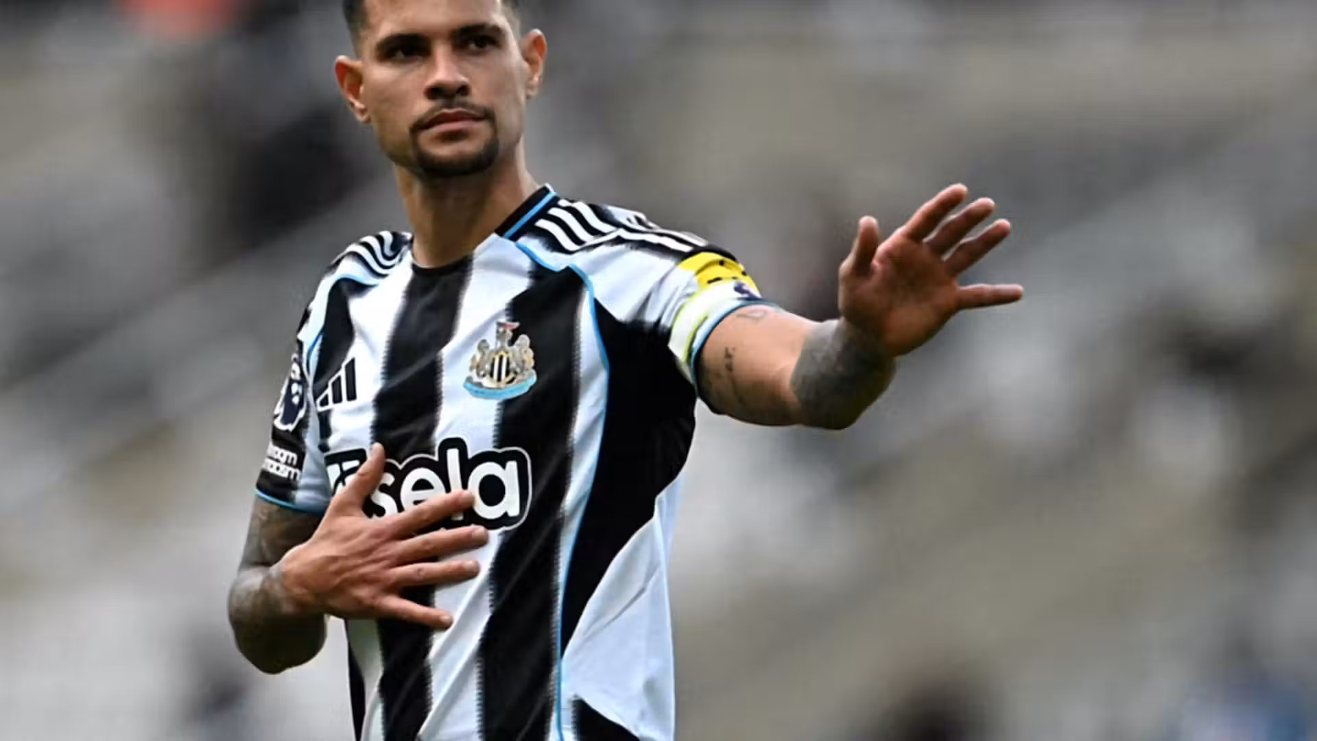 Arsenal in direct talks with Newcastle over Bruno Guimarães