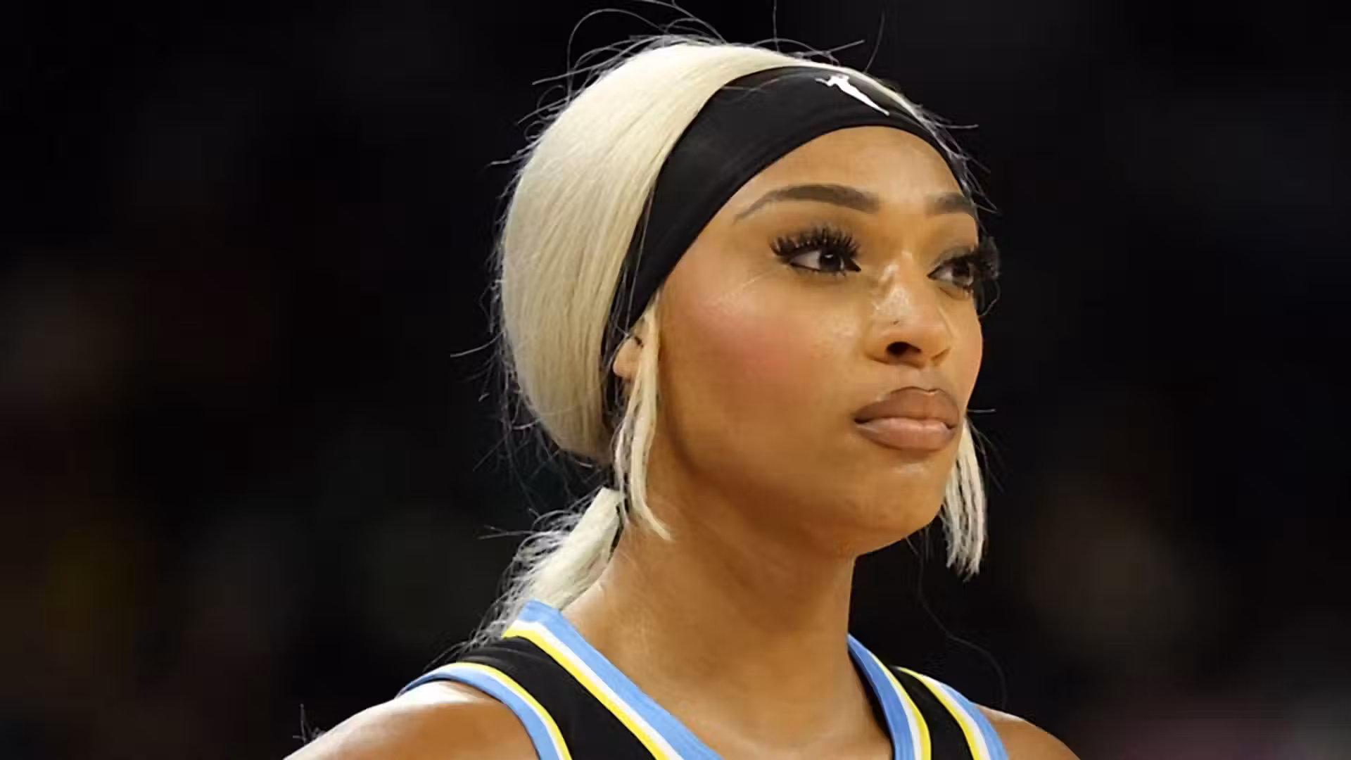 Carrington's 'white privilege' post sparks WNBA controversy