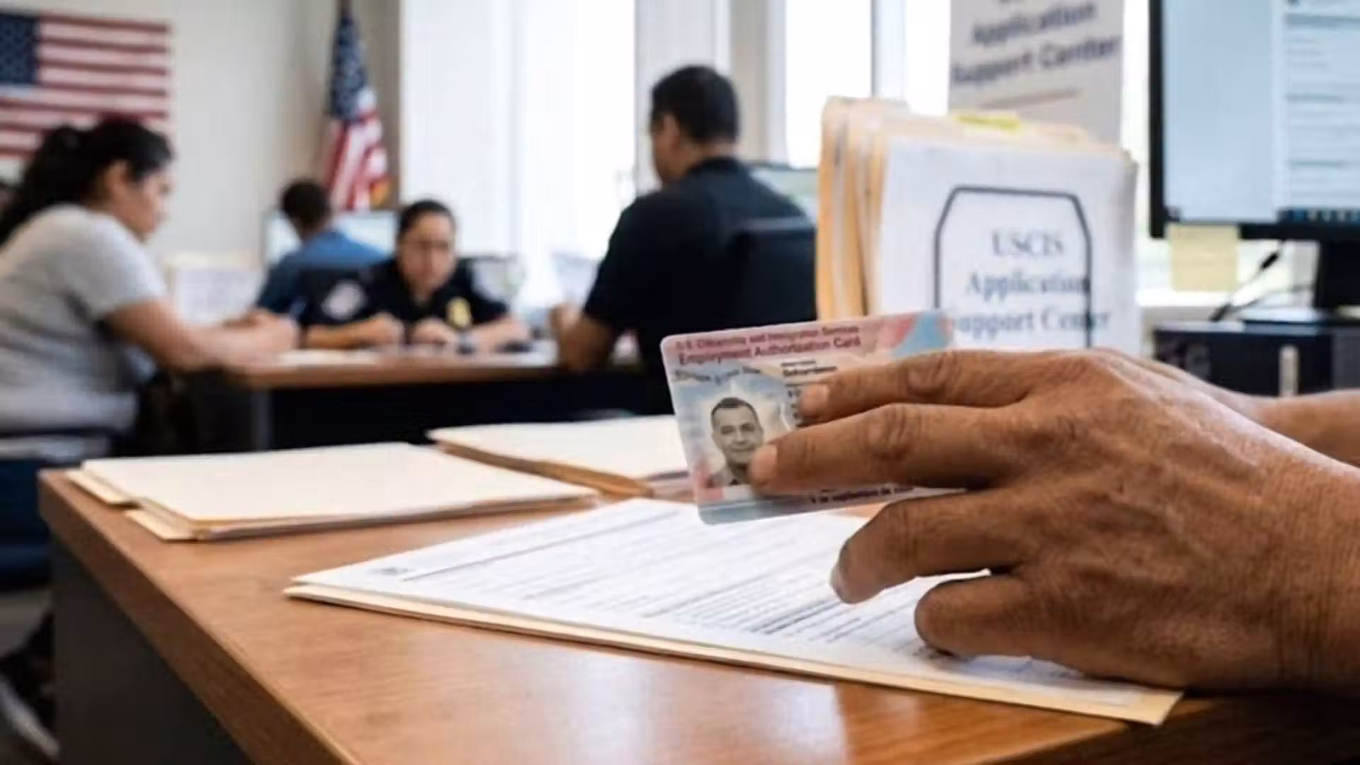U.S. extends work permits for Salvadorans with TPS through September