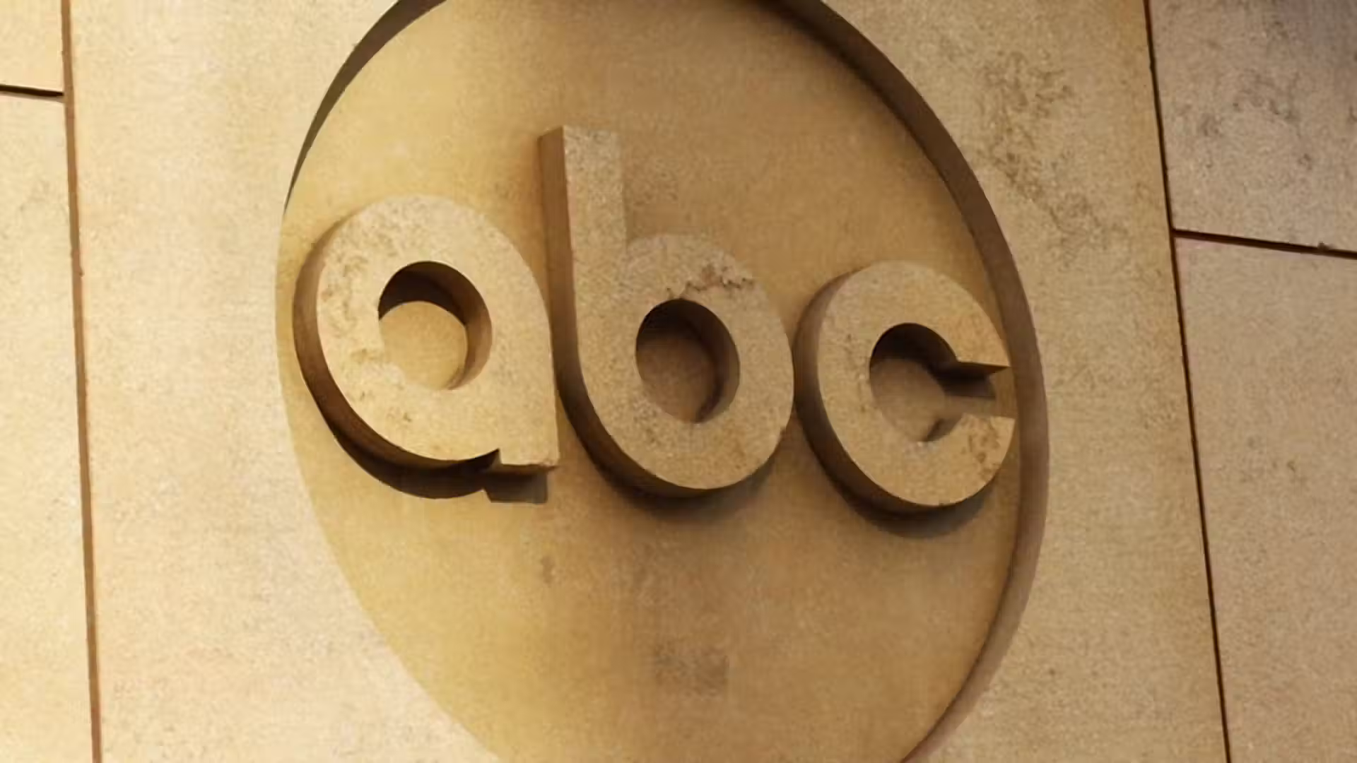 Disney and ABC sue FCC over early license renewal request