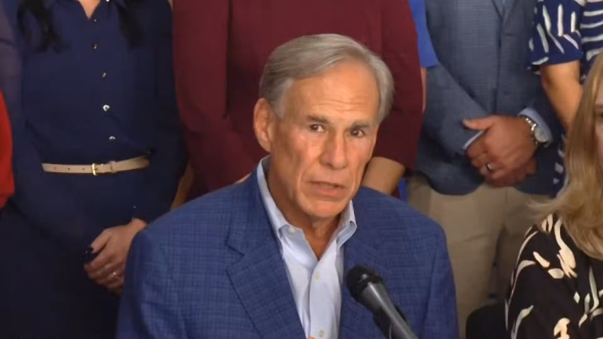 Minnesota sues Texas governor to force ICE agent's extradition