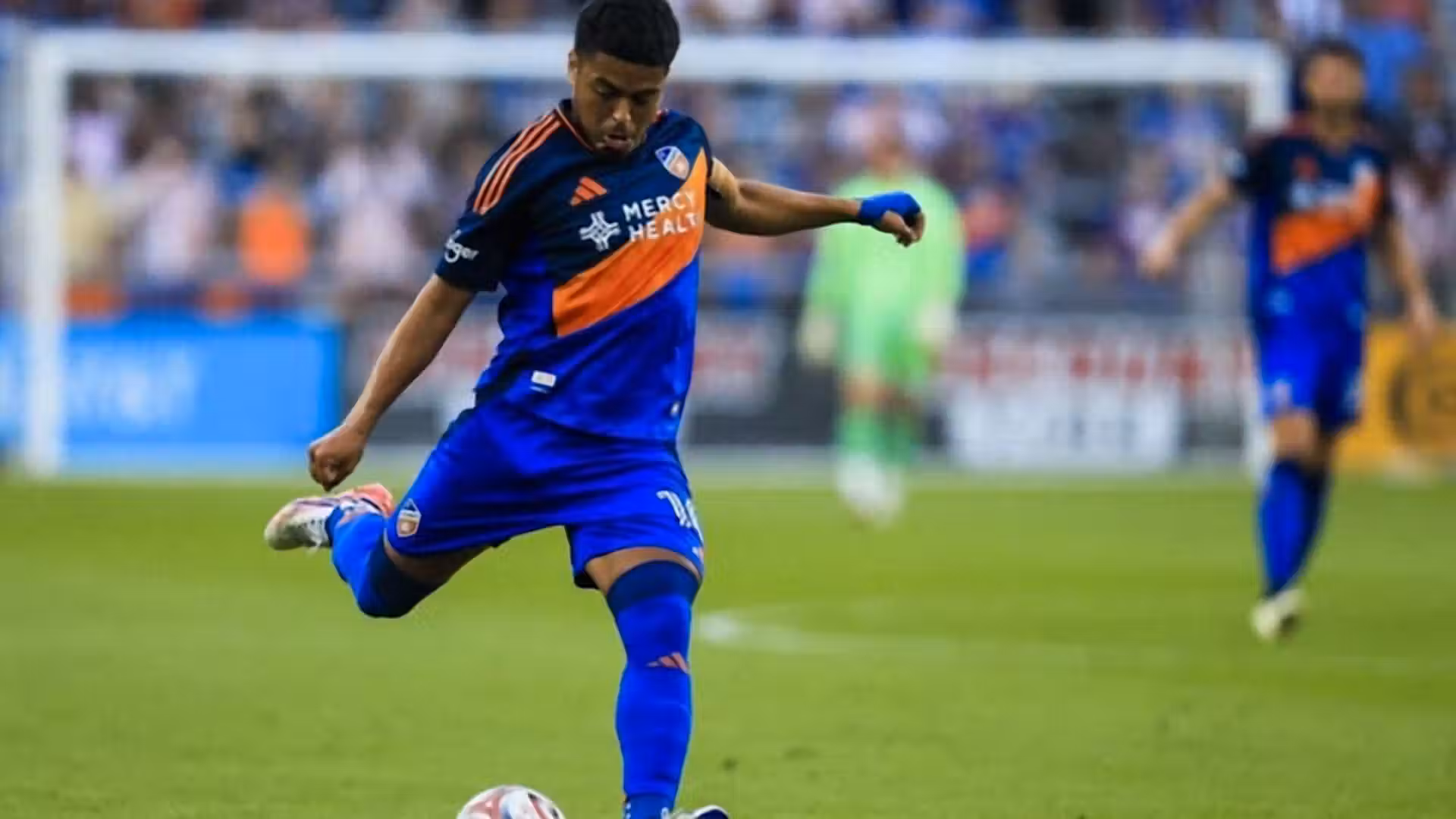 Evander's stoppage-time goal lifts Cincinnati past NYCFC 2-1