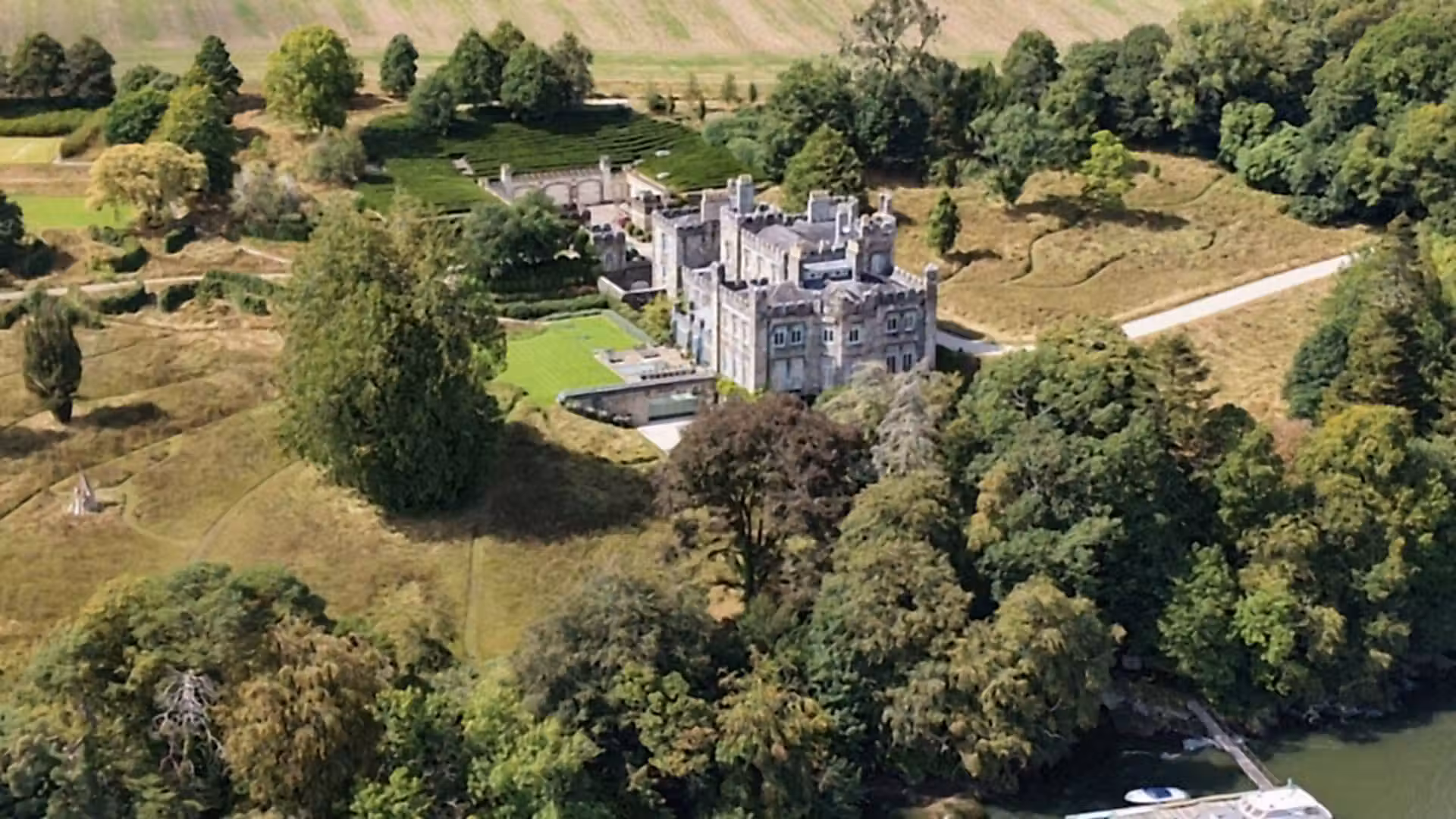 Mark Zuckerberg buys Strancally Castle in Ireland for estimated €20-30 million