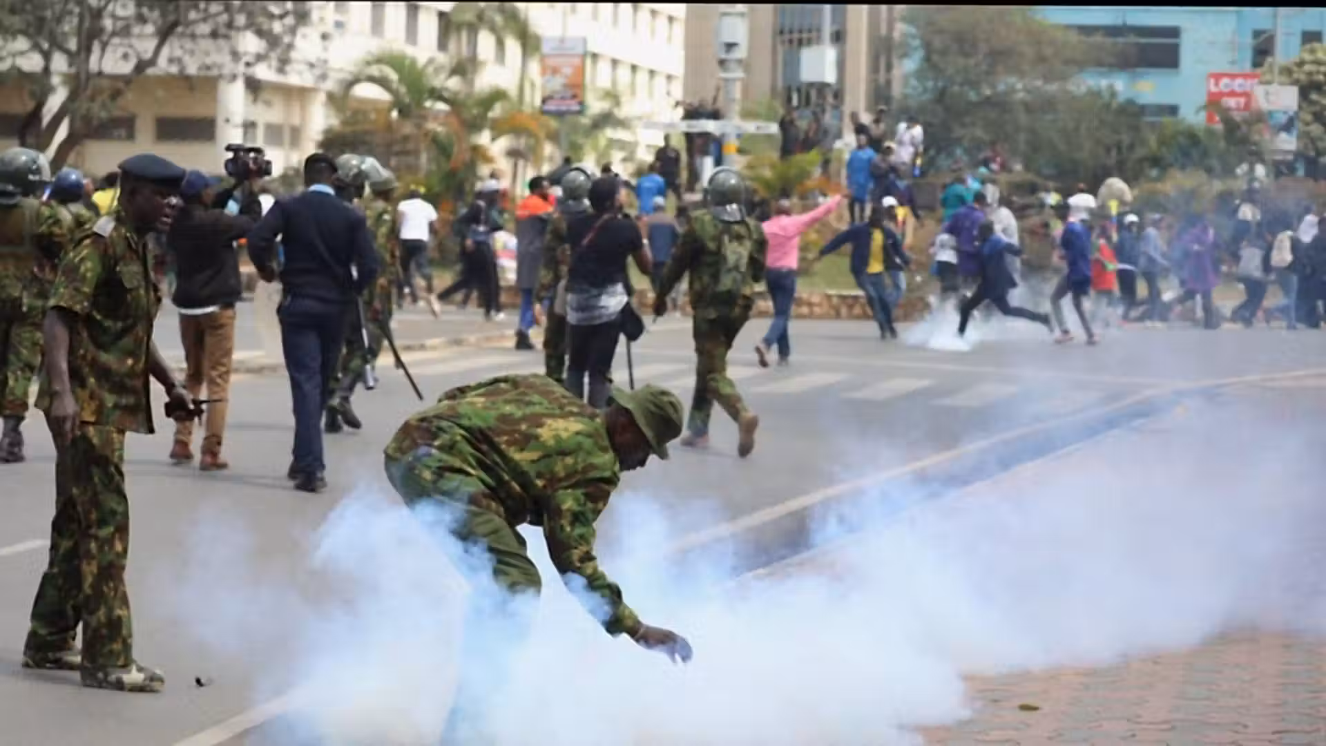 Kenyan police fire tear gas at traders protesting import duty hike