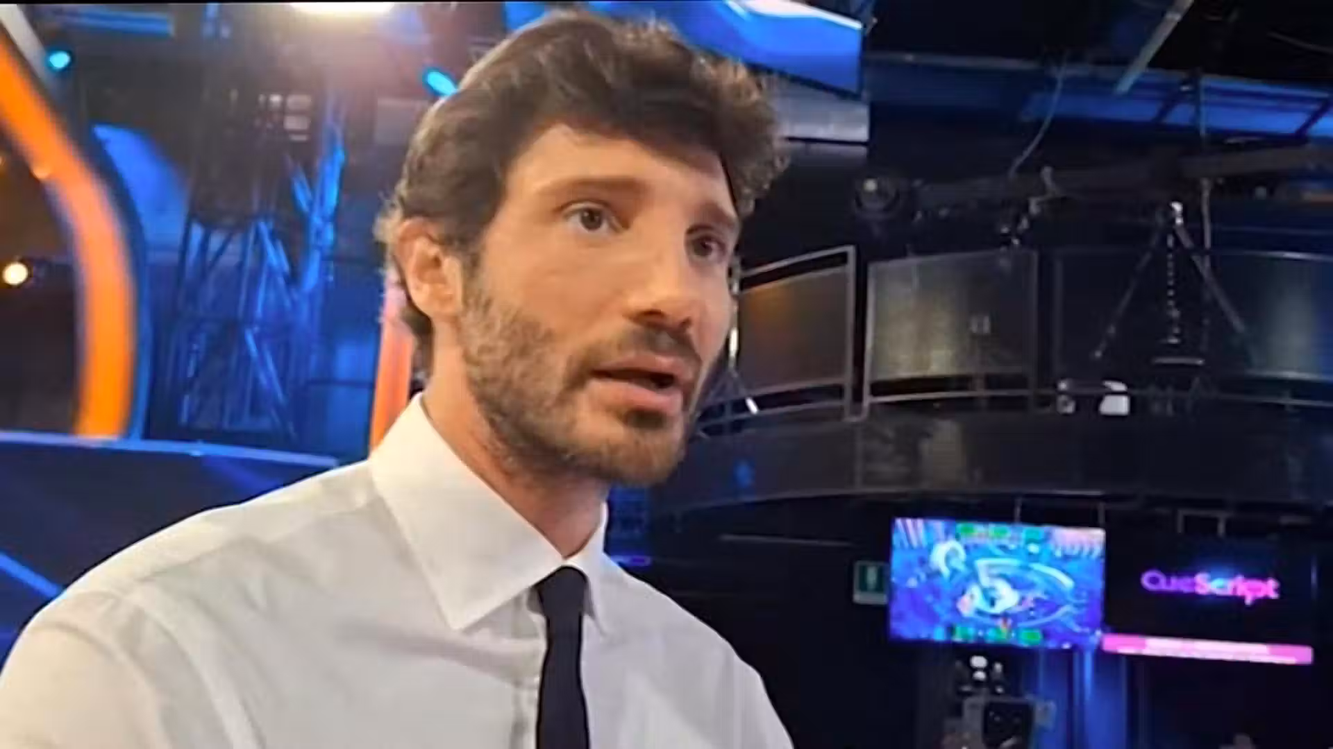 De Martino extends Sanremo invite to Måneskin if they reunite