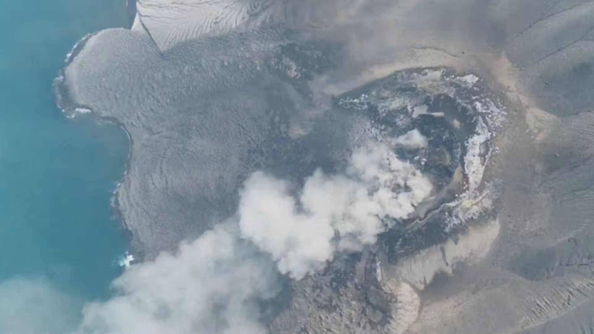 Five journalists missing in Indonesia while covering Krakatau eruption