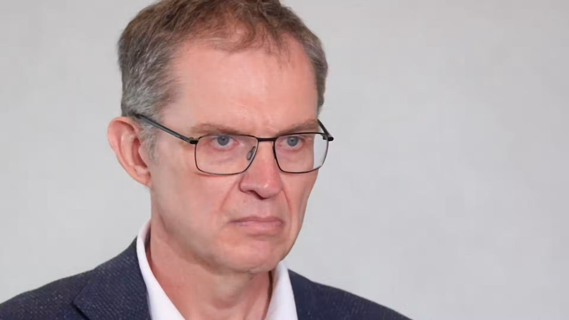Polish journalist Andrzej Poczobut returns to Belarus after five years