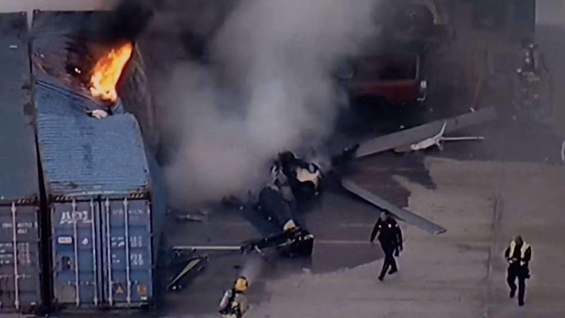 Helicopter crashes near bus incident in Los Angeles