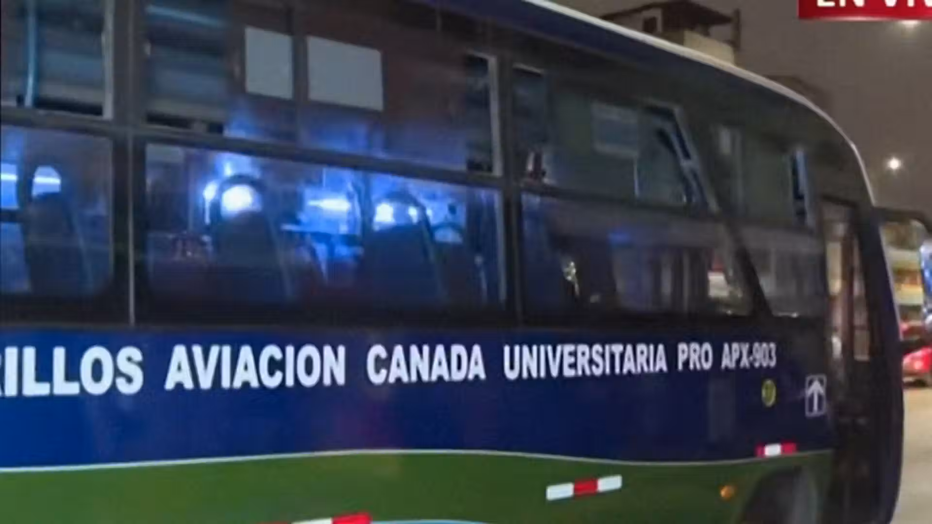 Armed gunmen attack public bus in Lima, injuring driver and passenger