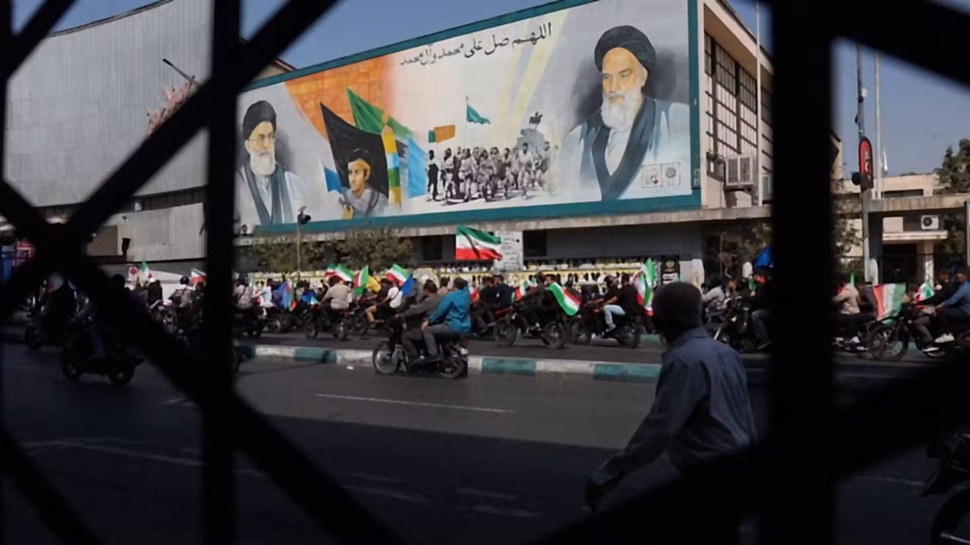 Iran's Revolutionary Guards appeal to US midterm voters in open letter