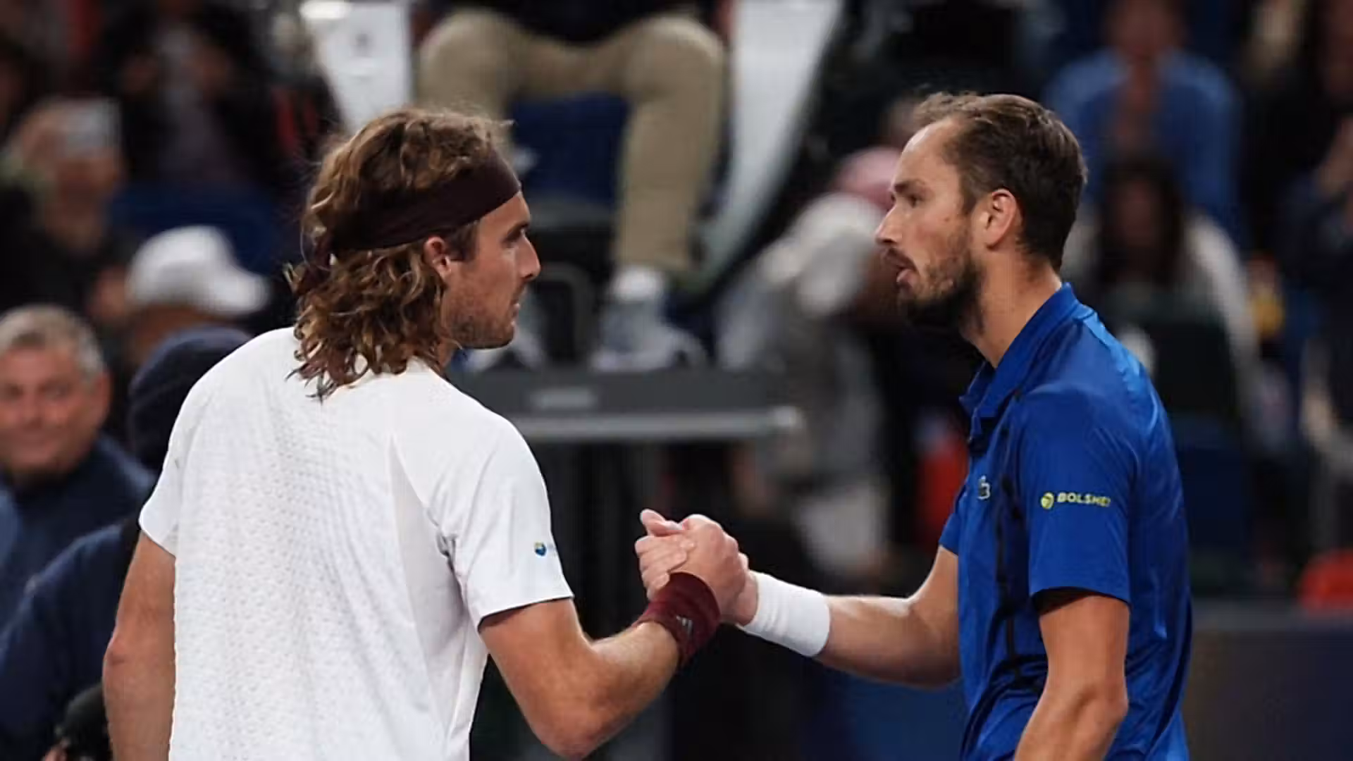 Medvedev advances to Shanghai Masters quarterfinals, defeats Tsitsipas