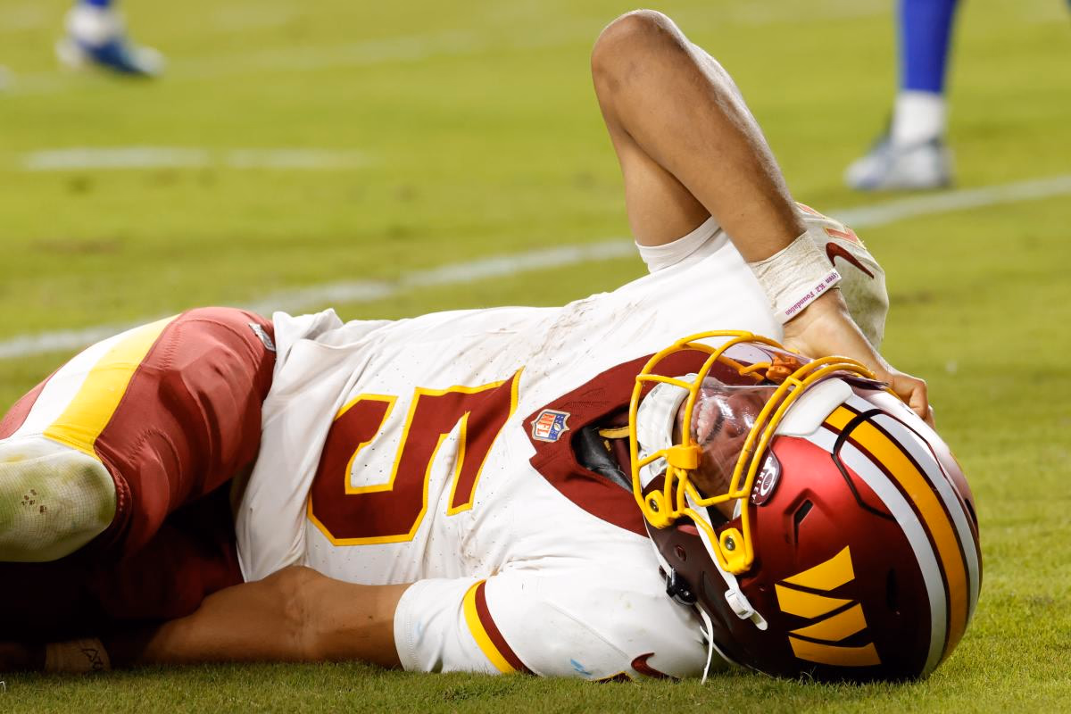 Commanders’ Jayden Daniels suffers a horrific arm injury during sack in chilling scene