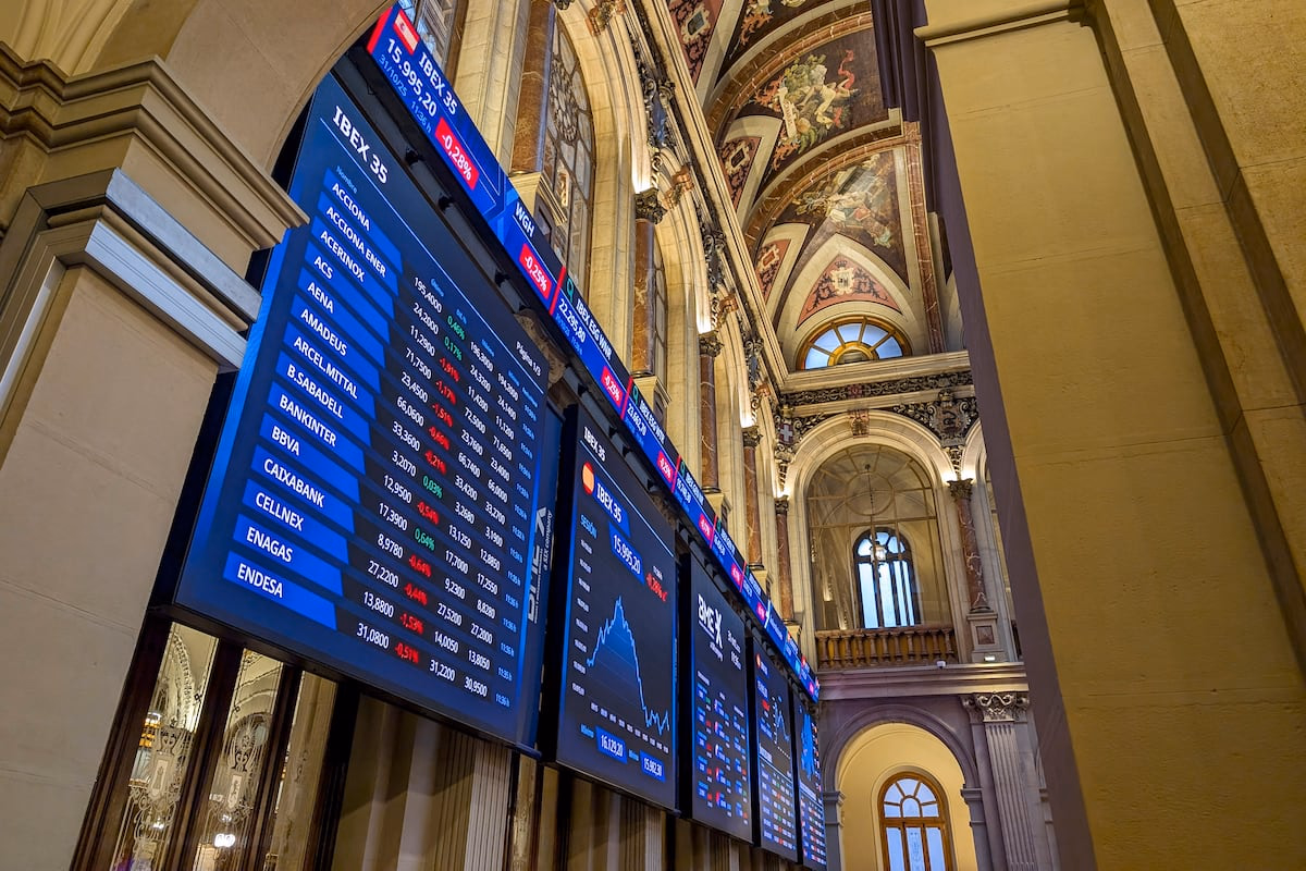 Tech Giants Adjust Workforce Strategy Amid AI Commercialization Push